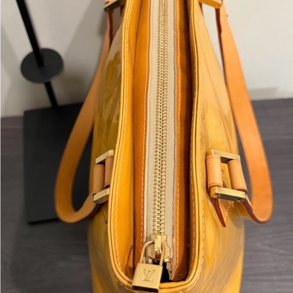 LOUIS VUITTON Yellow Ombre Vernis Houston Tote - Picture 6 of 14